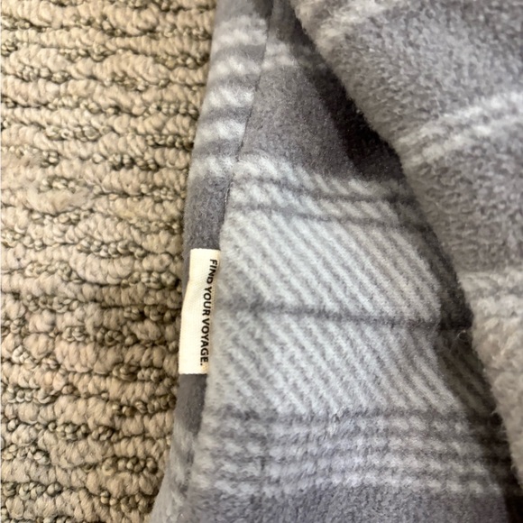 Men's Striped Gray Shirt Jacket - Picture 5 of 7